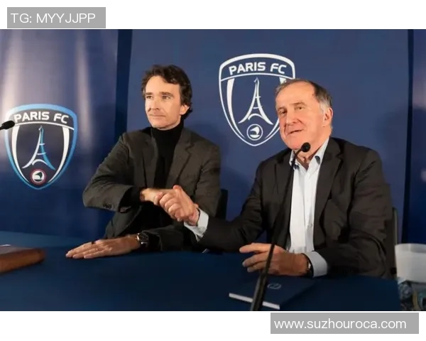 足球明星与奢华品牌LV的完美结合展现时尚与运动的魅力