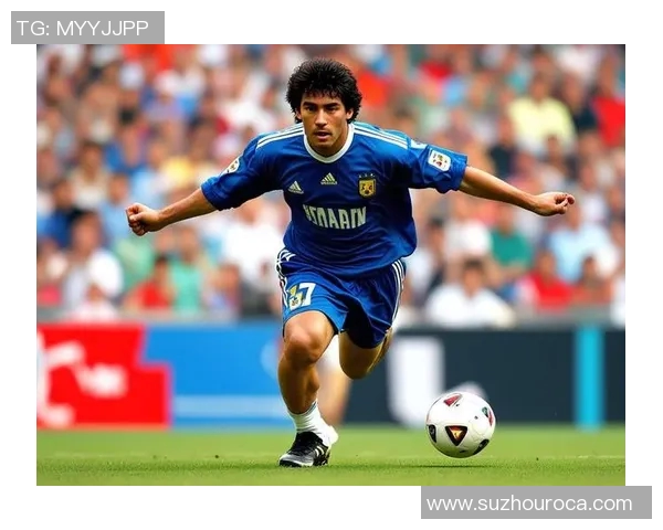 个头最低的足球明星如何在绿茵场上创造传奇与辉煌