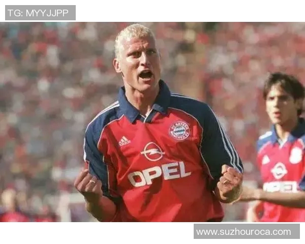 足球明星中锋盘点他们在赛场上的辉煌表现与成就分析