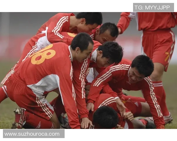 央视国足与叙利亚精彩对决集锦回顾展现球队风采与拼搏精神